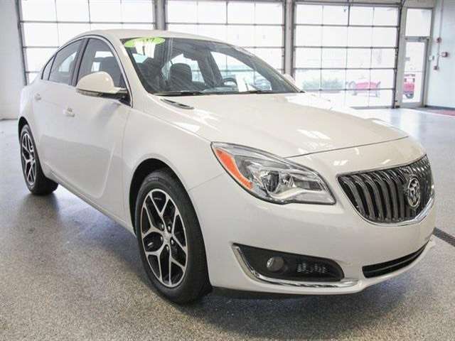Buick REGAL 2017 photo 2